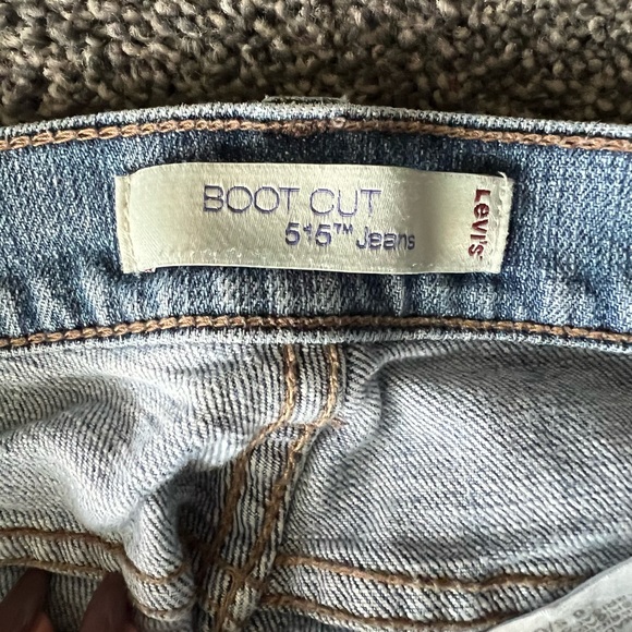 Levi's Women's Light Wash Boot-Cut Jeans - Picture 5 of 10